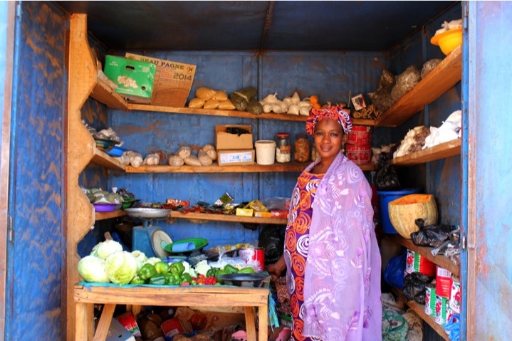 Mali Bamako neighborhood vegetable stand fruit woman saleswoman city