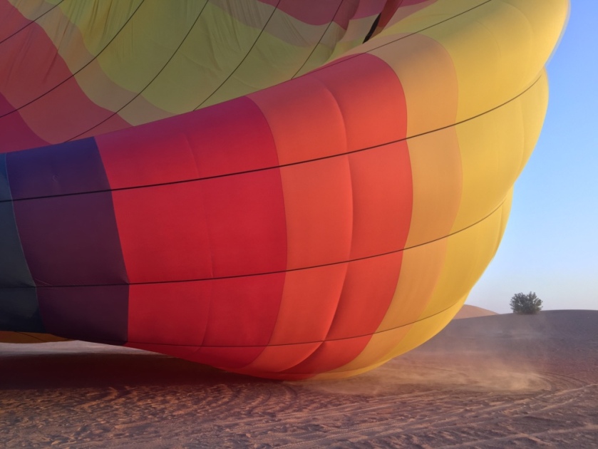 uae dubai hot air balloon desert sand