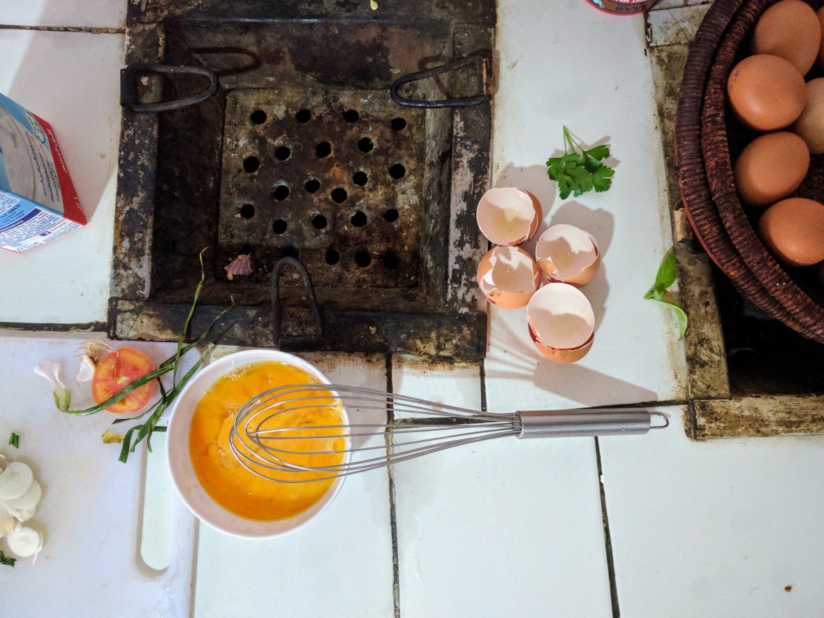 breakfast eggs eggshells parsley scramble tomato cook whisk